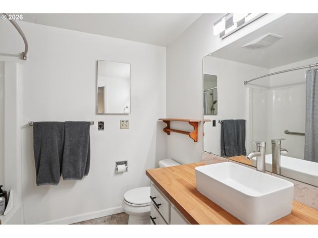 17987 Sw 106TH Ave, Tualatin, OR 97062