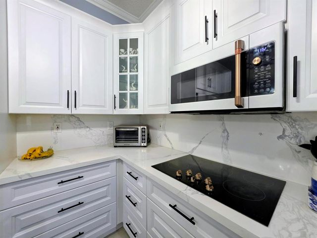 14013 N Cypress Cove Circle, Davie, FL 33325