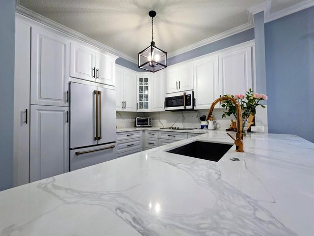 14013 N Cypress Cove Circle, Davie, FL 33325