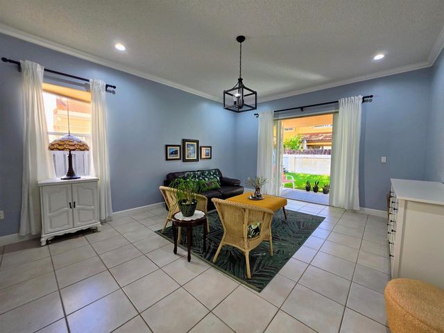 14013 N Cypress Cove Circle, Davie, FL 33325