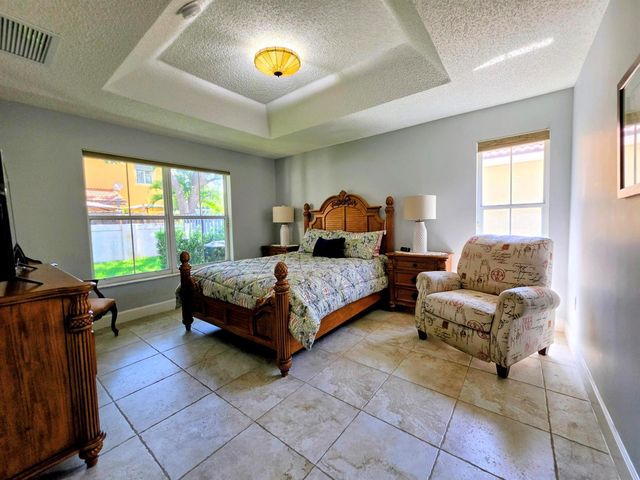 14013 N Cypress Cove Circle, Davie, FL 33325