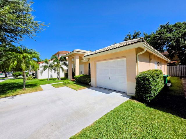14013 N Cypress Cove Circle, Davie, FL 33325