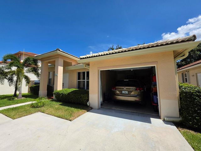 14013 N Cypress Cove Circle, Davie, FL 33325