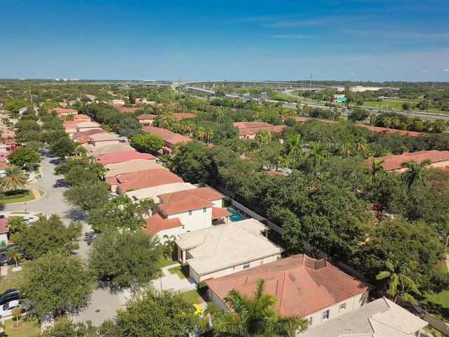 14013 N Cypress Cove Circle, Davie, FL 33325