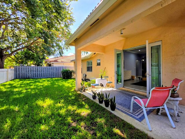 14013 N Cypress Cove Circle, Davie, FL 33325