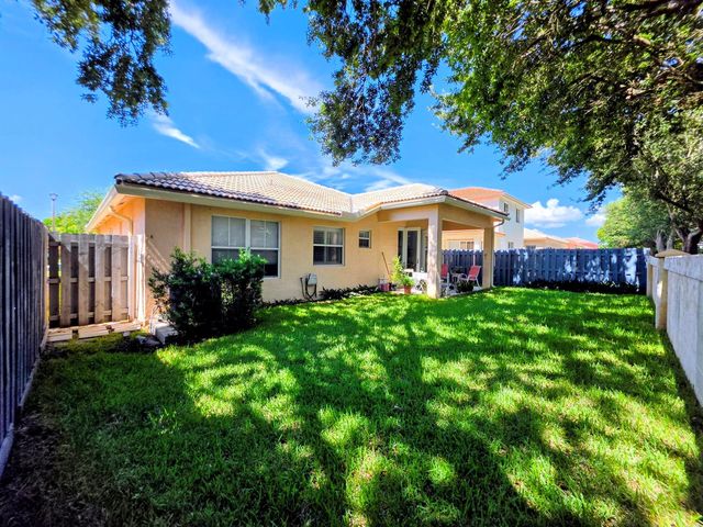 14013 N Cypress Cove Circle, Davie, FL 33325