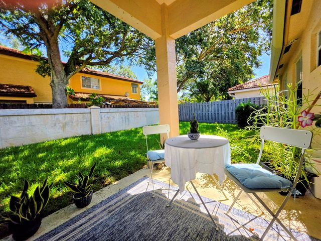 14013 N Cypress Cove Circle, Davie, FL 33325