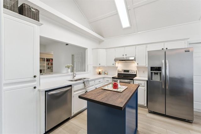 1216 Newbury Drive, Norman, OK 73071