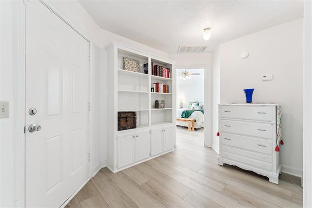 1216 Newbury Drive, Norman, OK 73071