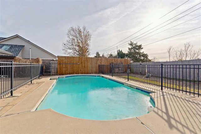 1216 Newbury Drive, Norman, OK 73071