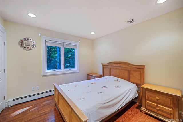589 Landing Avenue, Smithtown, NY 11787