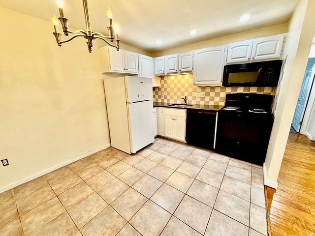 145 Essex Ave 407, Gloucester, MA 01930