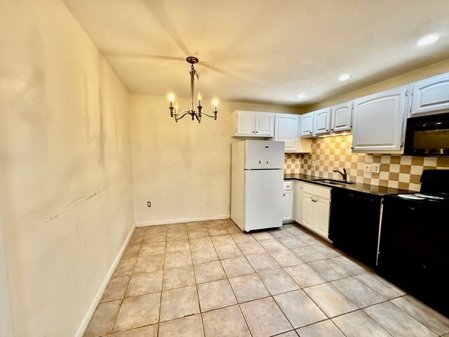 145 Essex Ave 407, Gloucester, MA 01930