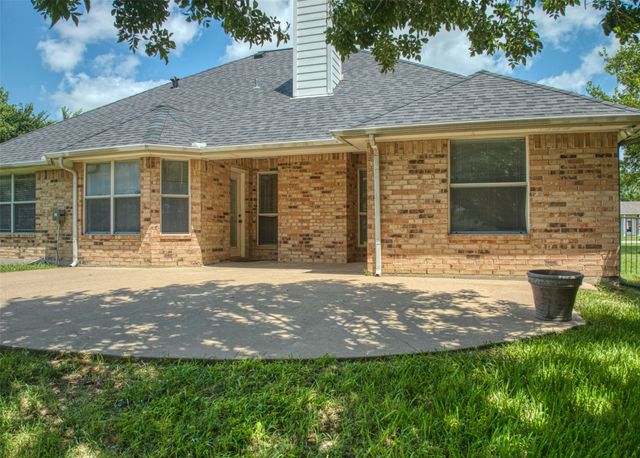 119 Country Drive, Waxahachie, TX 75165