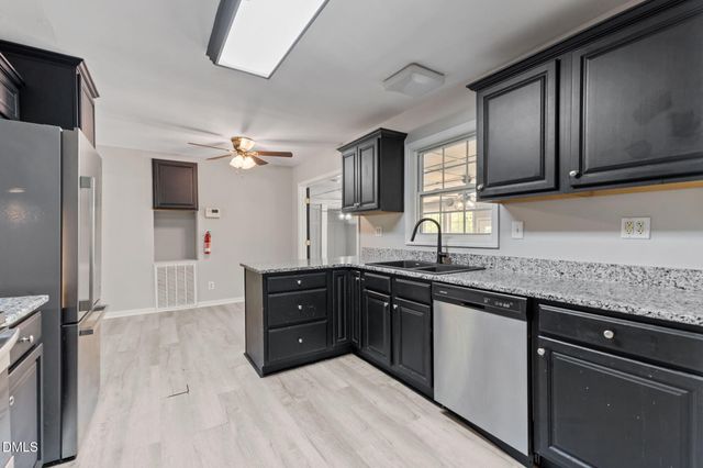 1106 Mohawk Avenue, Fayetteville, NC 28303