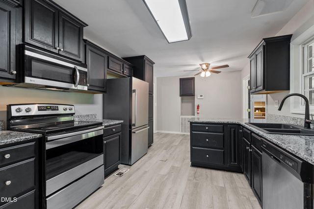 1106 Mohawk Avenue, Fayetteville, NC 28303