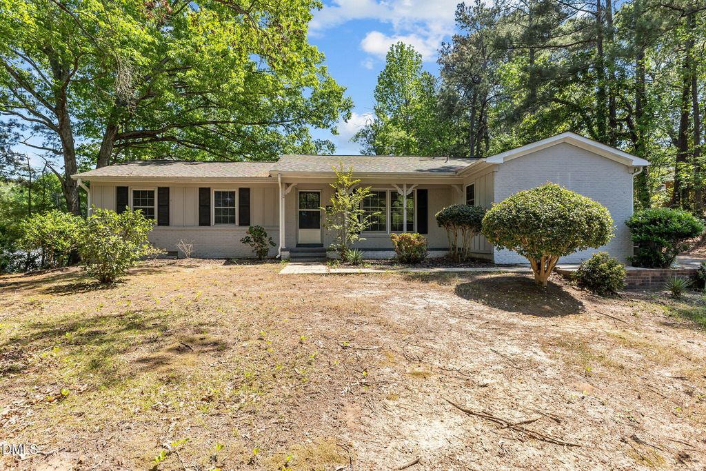 1106 Mohawk Avenue, Fayetteville, NC 28303