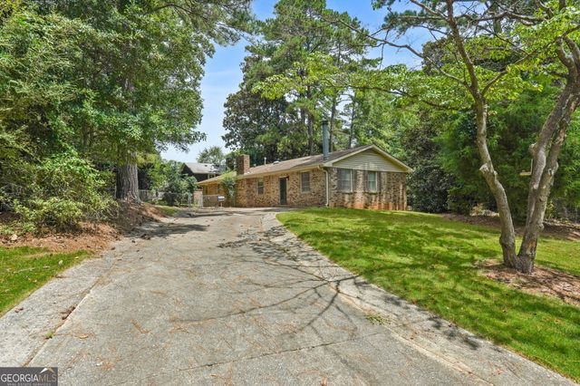 124 Hickory Drive, Peachtree City, GA 30269
