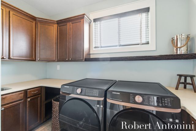 250 Shore Drive, Wayland, MI 49348