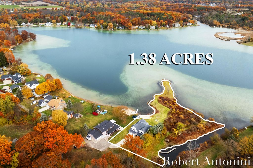 250 Shore Drive, Wayland, MI 49348