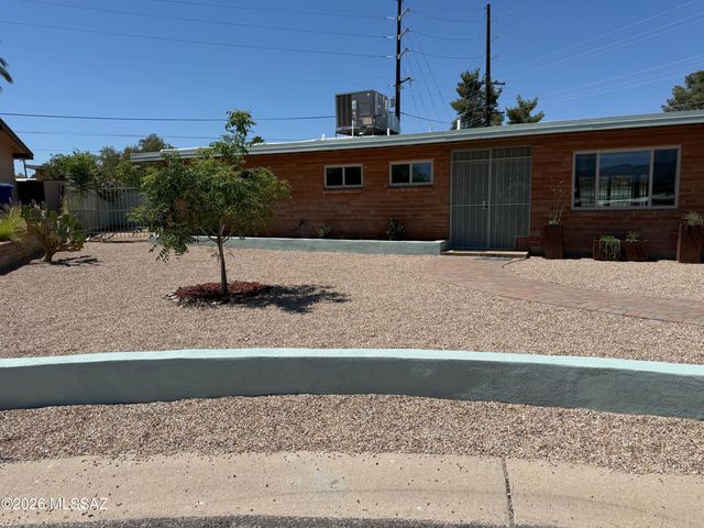 6902 E 2nd Street, Tucson, AZ 85710