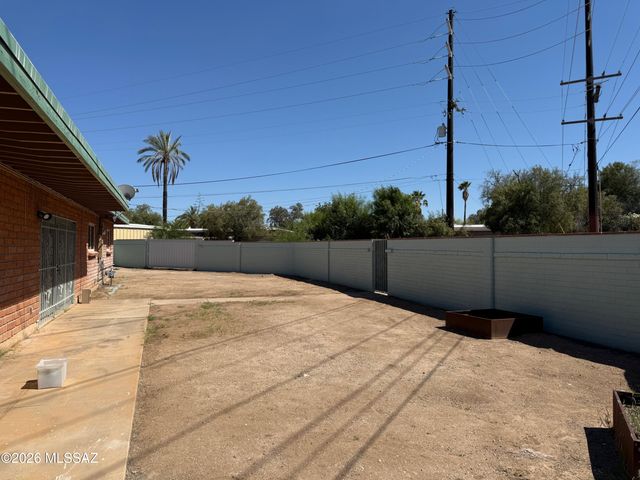 6902 E 2nd Street, Tucson, AZ 85710