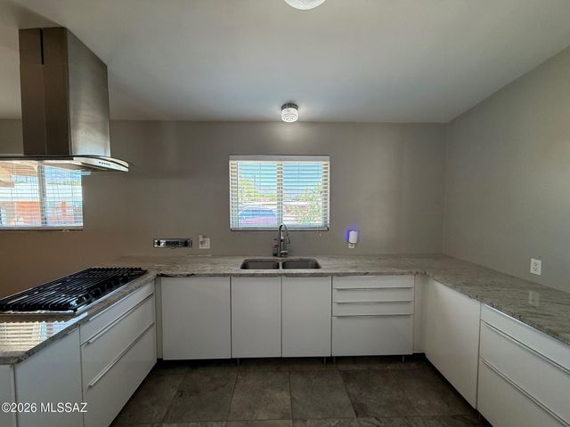 6902 E 2nd Street, Tucson, AZ 85710
