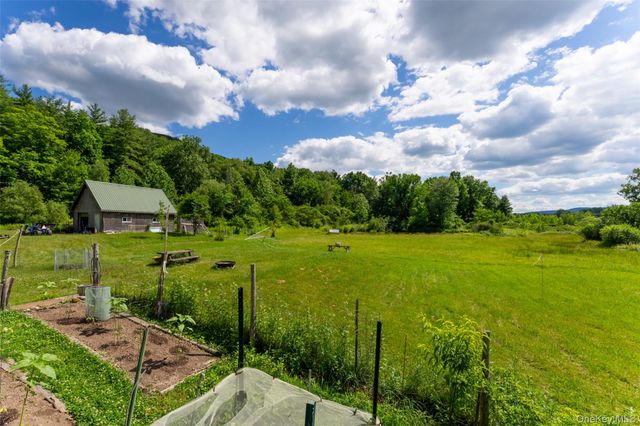 80 Hang Glider Road, Ellenville, NY 12428