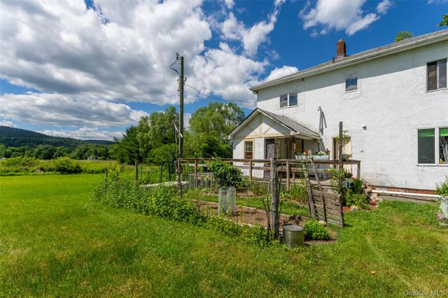 80 Hang Glider Road, Ellenville, NY 12428