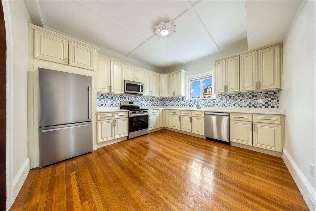 180 Jackson St B, Lawrence, MA 01841