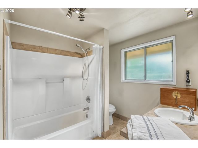 12201 Se 11TH St, Vancouver, WA 98683