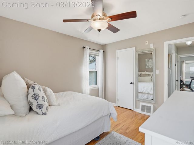 2266 Robina Avenue, Berkley, MI 48072