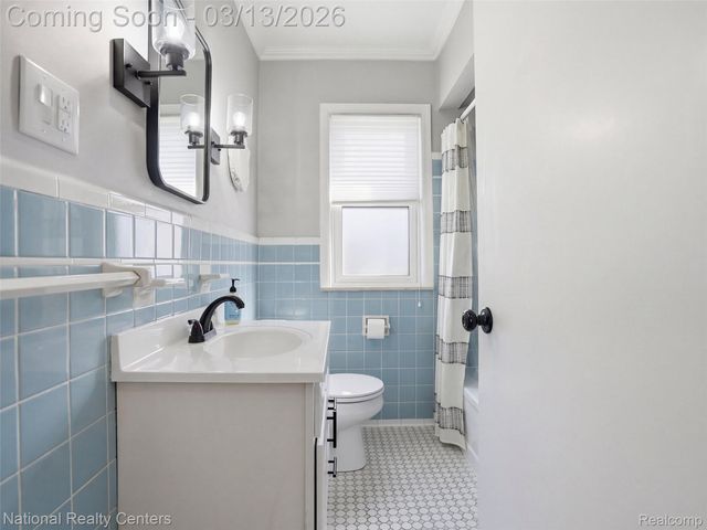 2266 Robina Avenue, Berkley, MI 48072