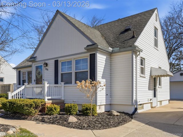 2266 Robina Avenue, Berkley, MI 48072