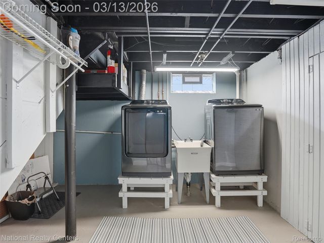 2266 Robina Avenue, Berkley, MI 48072