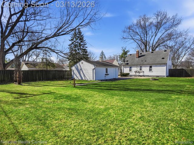 2266 Robina Avenue, Berkley, MI 48072