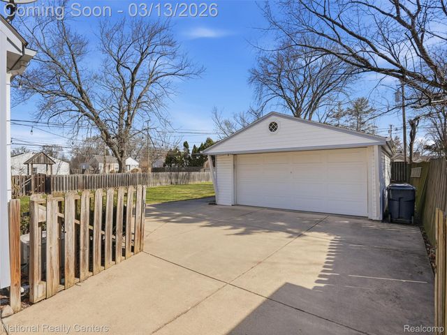 2266 Robina Avenue, Berkley, MI 48072