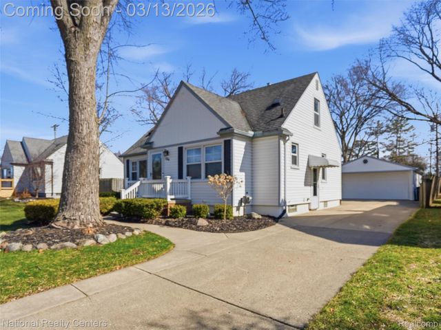 2266 Robina Avenue, Berkley, MI 48072