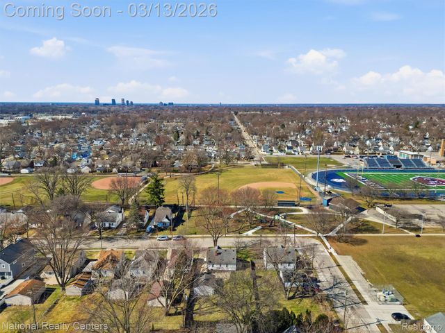 2266 Robina Avenue, Berkley, MI 48072