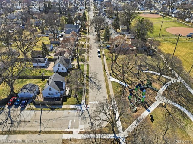 2266 Robina Avenue, Berkley, MI 48072