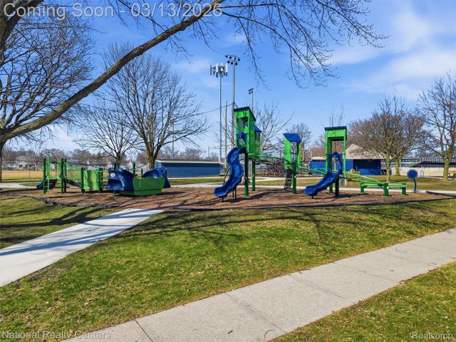 2266 Robina Avenue, Berkley, MI 48072