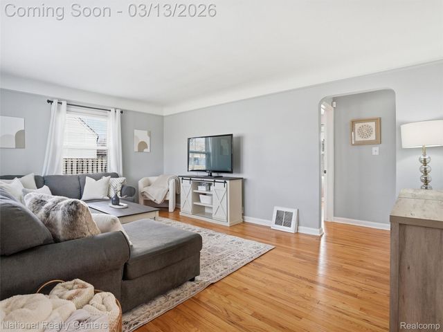 2266 Robina Avenue, Berkley, MI 48072