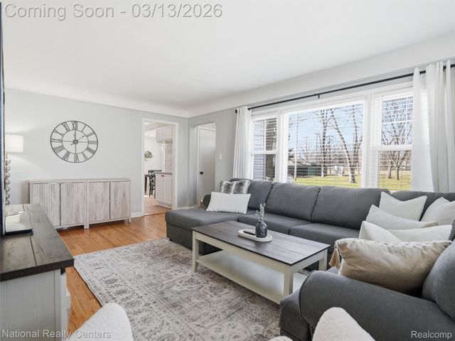 2266 Robina Avenue, Berkley, MI 48072