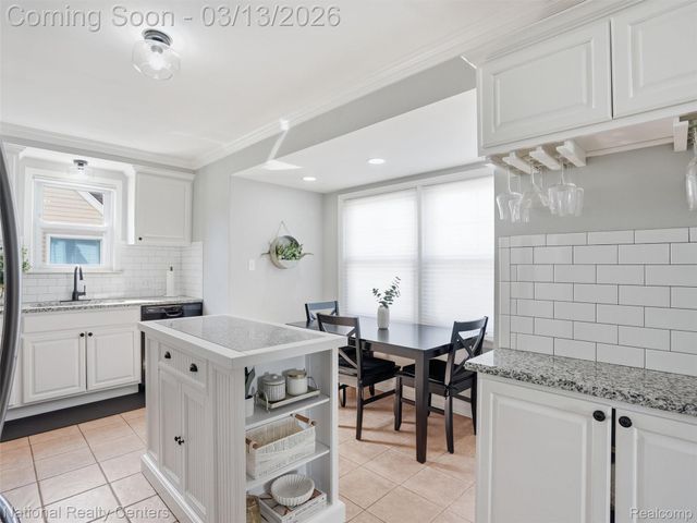 2266 Robina Avenue, Berkley, MI 48072