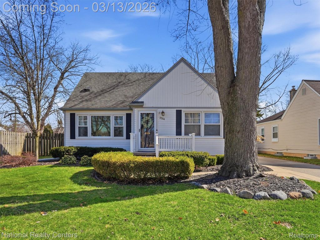 2266 Robina Avenue, Berkley, MI 48072