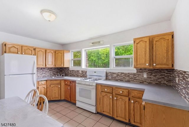 1 Park Pl, North Brunswick Twp., NJ 08902