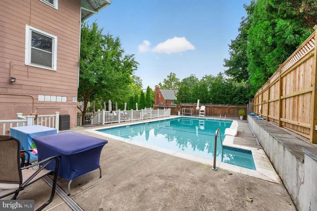 3214 NEWARK ST NW, Washington, DC 20008