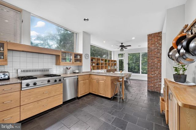 3214 NEWARK ST NW, Washington, DC 20008