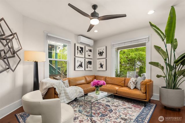 325 23rd Avenue E, Seattle, WA 98112