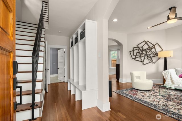 325 23rd Avenue E, Seattle, WA 98112